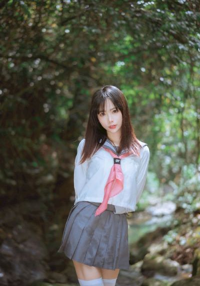 丝袜玉足小说