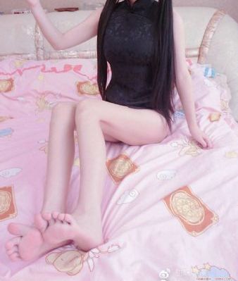 善良的邻居的妻子