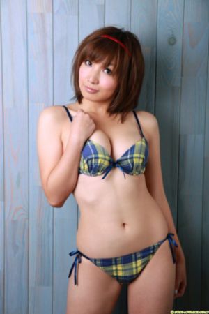 双姝艳三级无删减