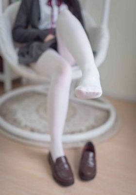 年轻的邻居在线观看
